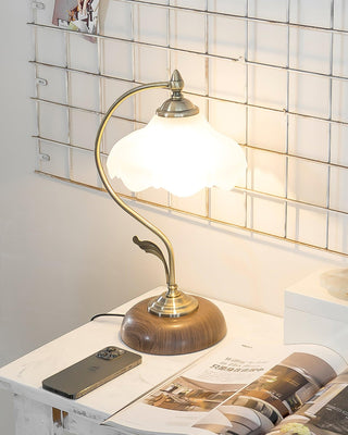 Vintage Laiton Table Lamp Ledecoo