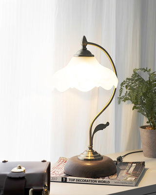Vintage Laiton Table Lamp Ledecoo