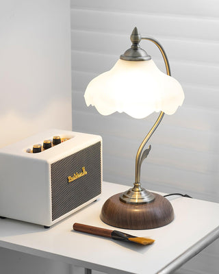 Vintage Laiton Table Lamp Ledecoo